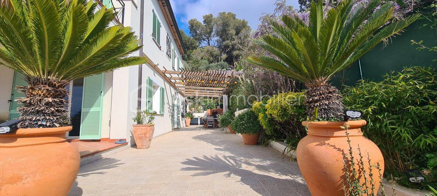Maison à vendre, 242m², LA TURBIE