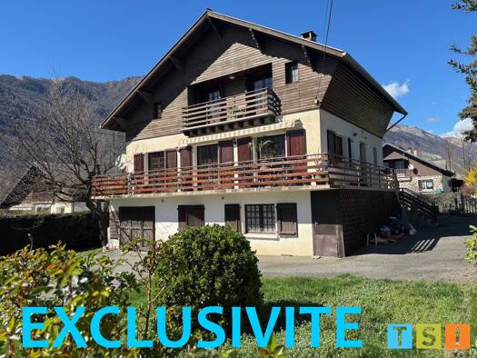Chalet à vendre 330 000 € 10 pièces 5 chambres 168 m² 843 m² de terrain Bagnères-de-Luchon 31110