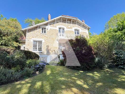 Maison à vendre 765 000 € 7 pièces 4 chambres 160 m² 1 050 m² de terrain Haut Montmorency Est Montmorency 95160