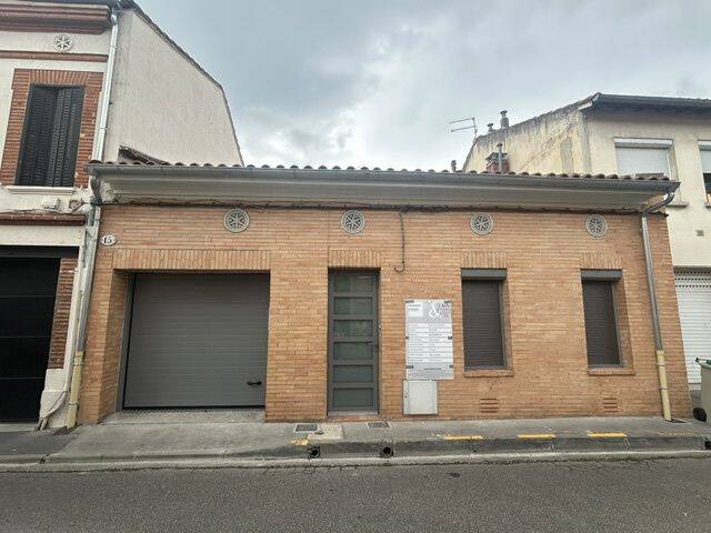 TOULOUSAINE TYPE 4 ENTIEREMENT RENOVEE AVEC PRESTATIONS HAUT DE — 37