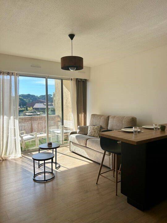 Maison à louer, 22m², SIX FOURS LES PLAGES