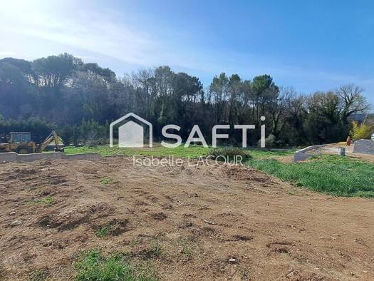 Terrain constructible à vendre 120 000 € 986 m² de terrain Villecroze 83690