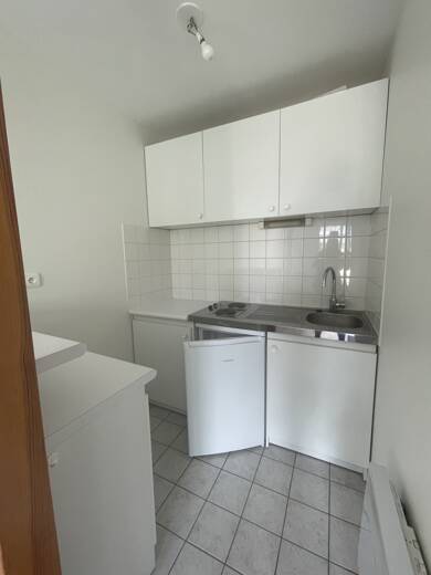 Appartement à louer 570 € 2 pièces 1 chambre 36 m² Étage 2/4 Orleans 45000