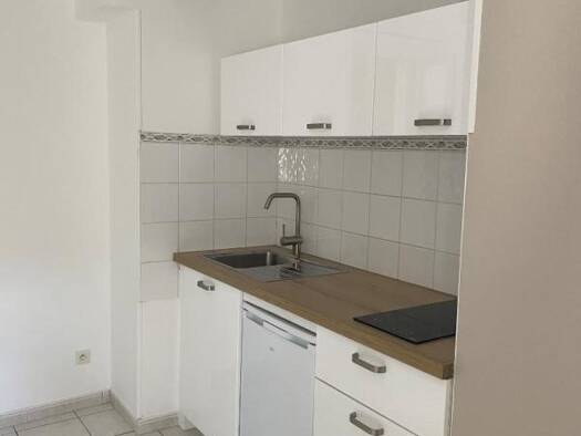 Studio à louer 364 € 1 pièce 19 m² 1er étage Ecusson-Ile Saint Laurent Chalon-sur-Saône 71100