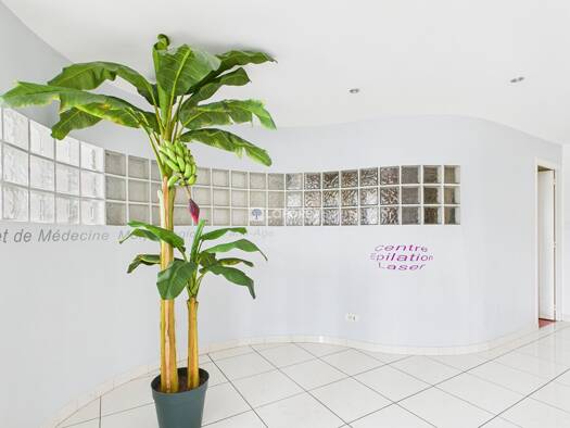 Local d'activités à louer 1 458 € 104 m² d'espace de stockage Ergue Armel Quimper 29000