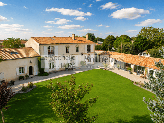 Maison à vendre 1 690 000 € 7 pièces 5 chambres 417 m² 2 683 m² de terrain La Rochelle 17000