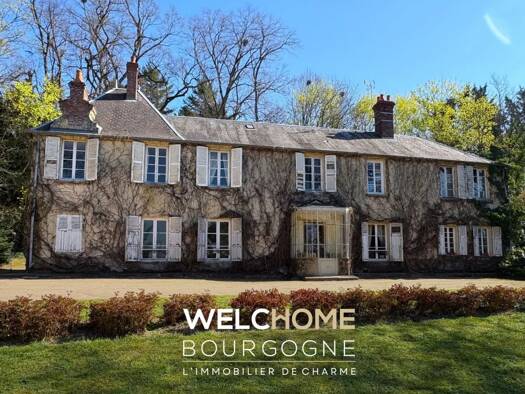 Demeure à vendre 367 000 € 8 pièces 1 chambre 260 m² 21 500 m² de terrain Nevers 58000