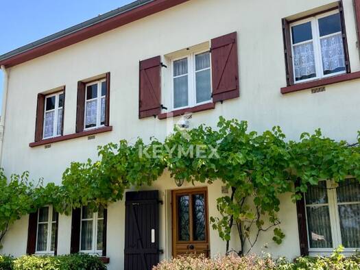 Maison à vendre 475 000 € 11 pièces 10 chambres 312 m² 1 382 m² de terrain La Faute sur Mer 85460