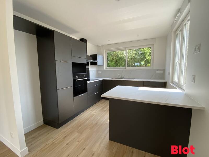 Maison à louer, 152m², THORIGNE FOUILLARD