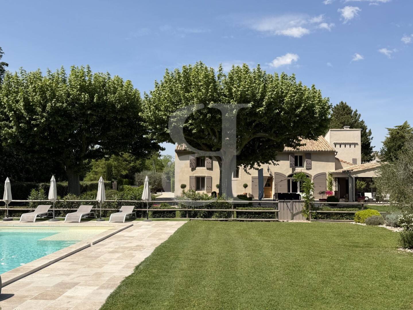 Maison à vendre, 222m², EYGALIERES