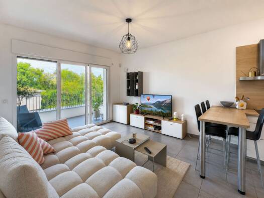 Appartement à vendre - Première occupation 325 000 € 2 pièces 1 chambre 47,5 m² Étage 1/6 Annecy 74000