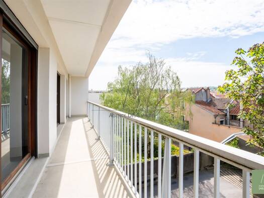 Appartement à vendre 454 000 € 5 pièces 3 chambres 92 m² 2ème étage Centre Ville Croissy-sur-Seine 78290