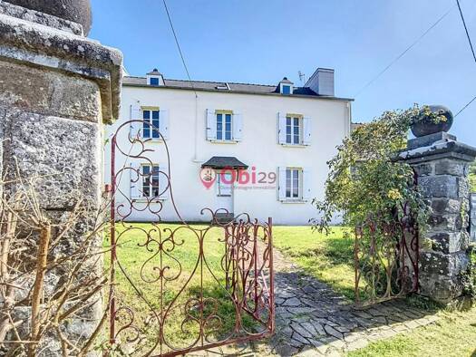 Maison à vendre 229 000 € 9 pièces 6 chambres 160 m² 814 m² de terrain Hôpital-Camfrout 29460