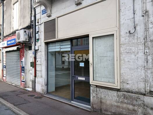Local commercial à louer 780 € 72 m² de surface de vente Saint Martin Périgueux 24000