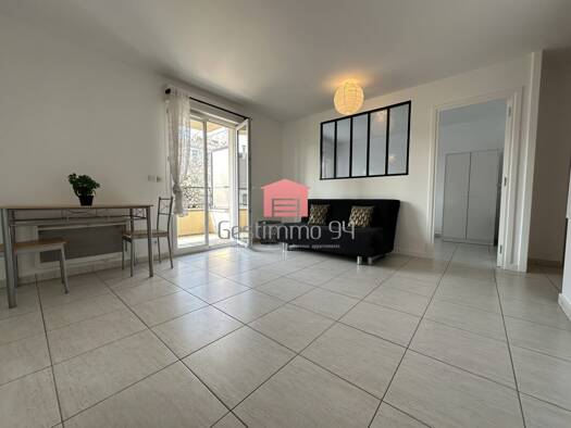 Appartement à louer 1 195 € 2 pièces 1 chambre 37 m² Étage 2/4 Rigollot-Roublot-Carrières Fontenay-sous-Bois 94120