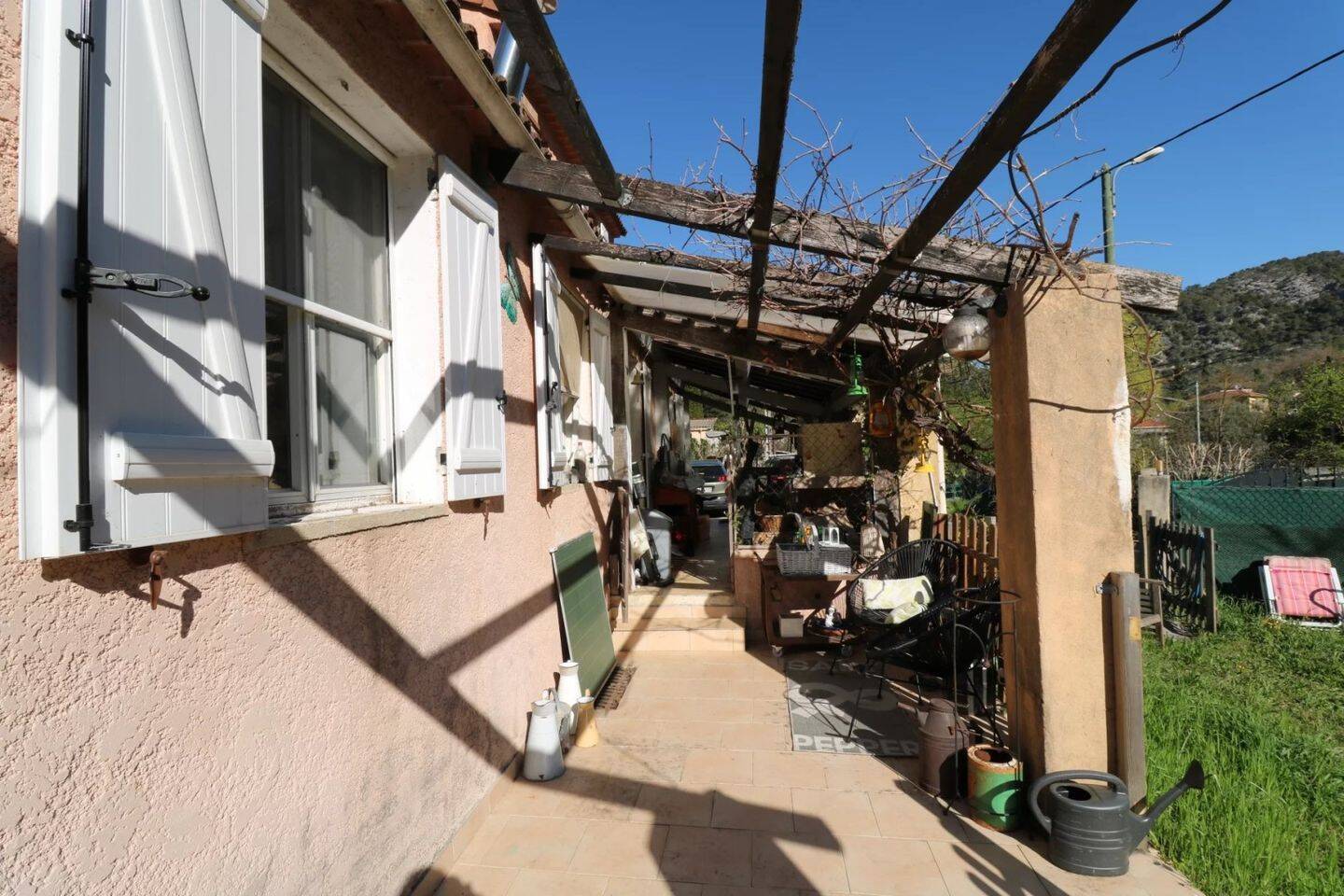 Maison à vendre, 131m², TOURRETTE LEVENS