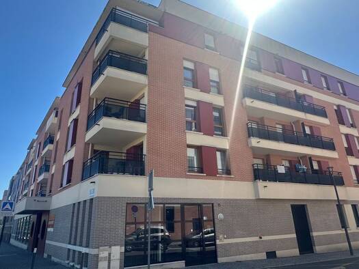 Appartement à vendre 189 900 € 3 pièces 2 chambres 59,1 m² 1er étage Cergy 95000