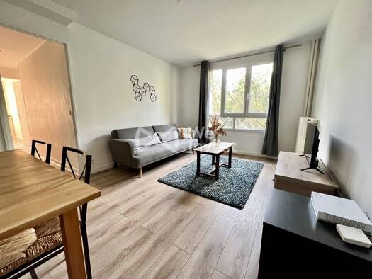 Appartement à louer 1 750 € 4 pièces 3 chambres 62,2 m² RDC/11 Colombes 92700
