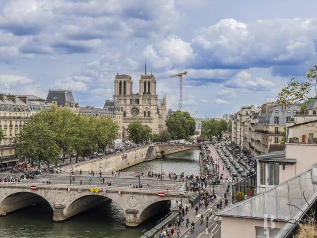 Appartement à louer 3 483 € 2 pièces 1 chambre 74 m² Étage 6/7 Monnaie Paris 6ème 75006
