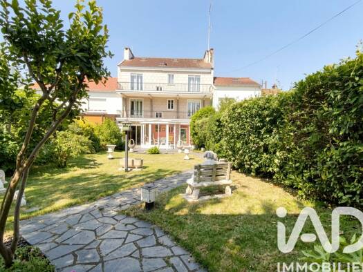 Maison à vendre 579 500 € 10 pièces 5 chambres 177 m² 586 m² de terrain Zola Nantes 44100