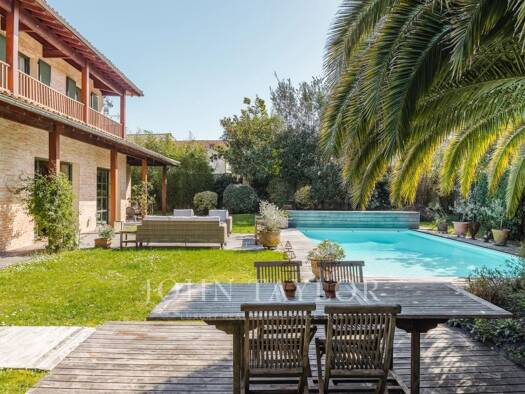 Maison à vendre 2 496 000 € 8 pièces 5 chambres 332 m² 1 372 m² de terrain Jean-Moulin Le Bouscat 33110