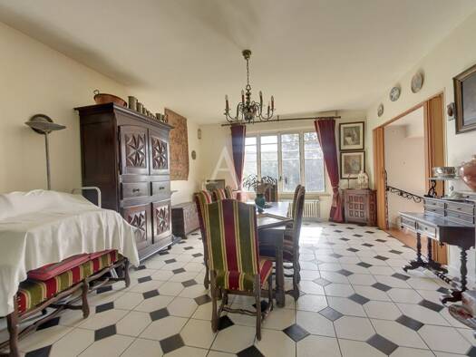 Maison à vendre 649 000 € 7 pièces 4 chambres 148 m² 886 m² de terrain Ruffins-Théophile Sueur-Montreau-Le Morillon Montreuil 93100