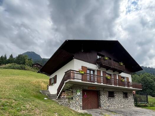 Maison à vendre 630 000 € 6 pièces 4 chambres 164 m² 2 057 m² de terrain Hauteluce 73620