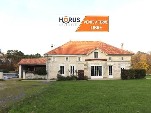 Maison en viager Bouquet 130 550 € 8 pièces 5 chambres 265,9 m² 13 930 m² de terrain Villexavier 17500