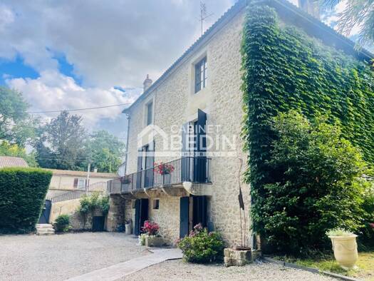 Maison à vendre 724 500 € 9 pièces 6 chambres 342 m² 2 264 m² de terrain Cérons 33720