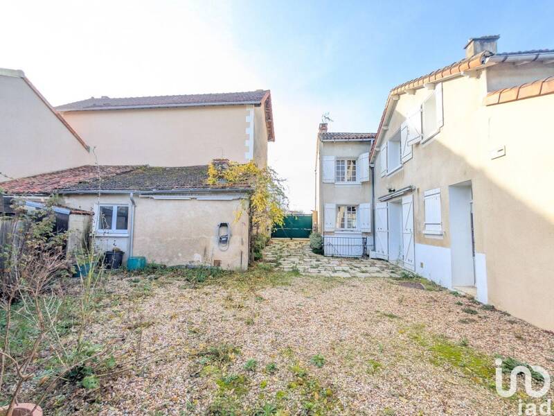 Maison à vendre, 123m², LUSSAC LES CHATEAUX