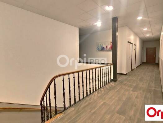 Espace bureau à louer 4 675 € 1 645 m² de bureaux divisible de 26 m² à 1 645 m² Roubaix 59100