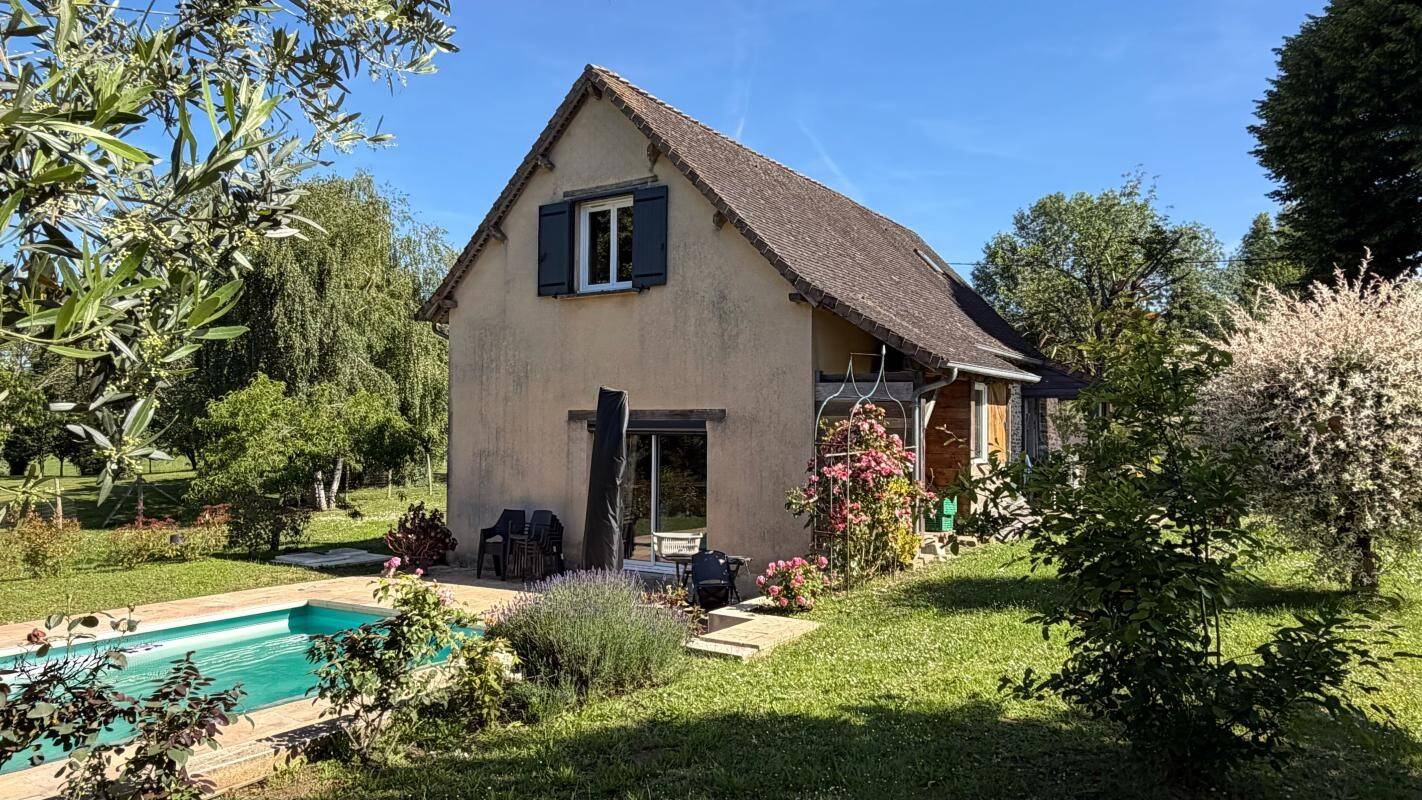 Maison à vendre, 102m², SAINT PRIEST LES FOUGERES
