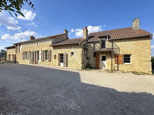 Maison à vendre 237 000 € 6 pièces 4 chambres 145 m² 3 187 m² de terrain Terranjou 49540