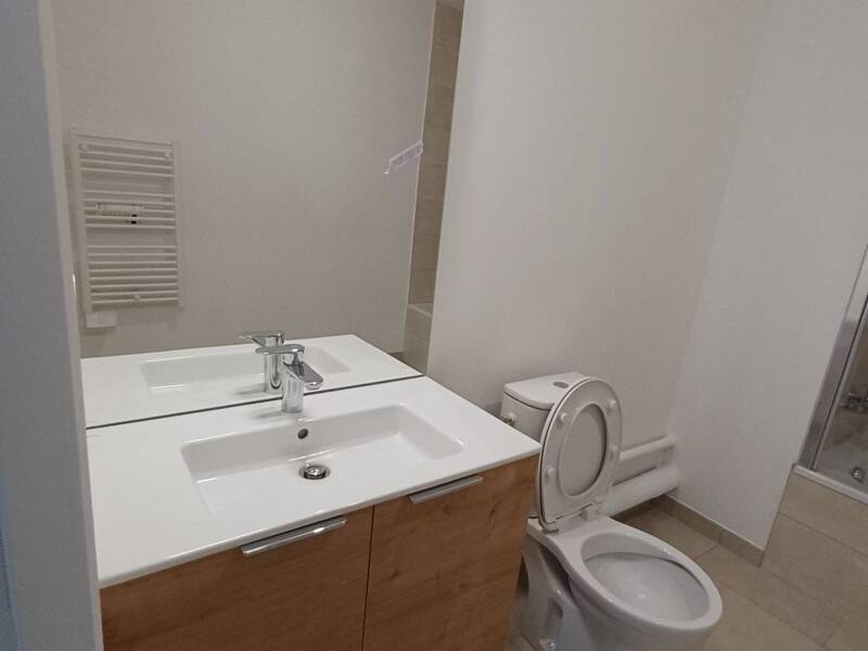 Maison à louer, 57m², LYON 8E