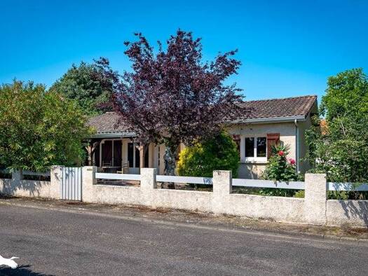 Maison de plain-pied à vendre 215 000 € 4 pièces 3 chambres 87 m² 703 m² de terrain Labastide-Saint-Pierre 82370
