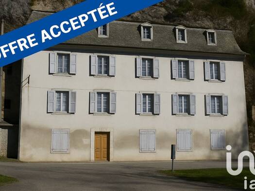 Demeure à vendre 125 000 € 25 pièces 21 chambres 340 m² 6 108 m² de terrain Ussat 09400