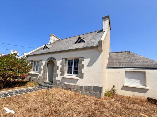 Maison de plain-pied à vendre 265 500 € 3 pièces 2 chambres 62 m² 462 m² de terrain Plouescat 29430