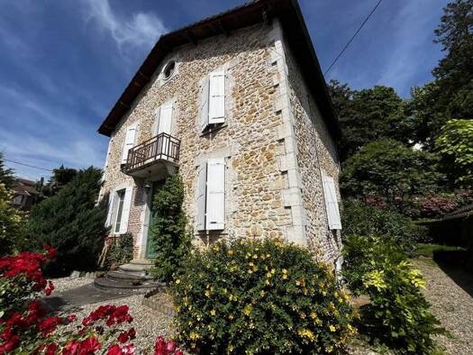 Maison à vendre 185 000 € 8 pièces 5 chambres 203 m² 880 m² de terrain Rural Fumel 47500