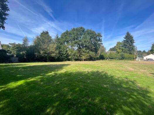 Terrain constructible viabilisé à vendre 69 940 € 1 069 m² de terrain Saint-Marcel 56140