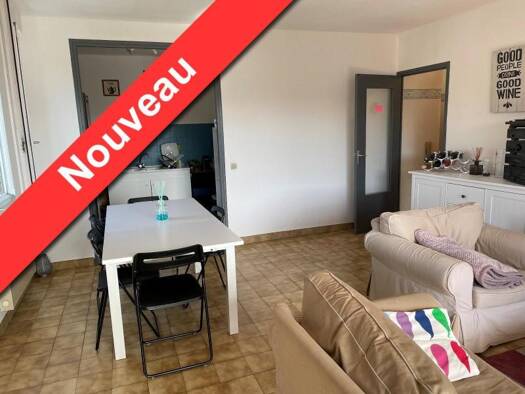 Appartement à louer 800 € 3 pièces 2 chambres 74,6 m² Étage 2/2 Extension Années 50-70 A Brignoles 83170