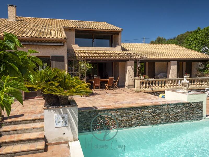 Maison à vendre, 210m², SAUSSET LES PINS