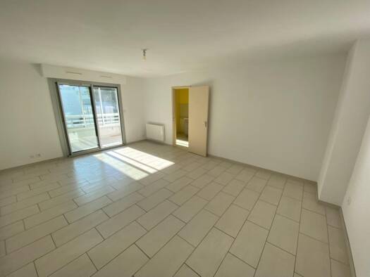 Appartement à louer 970 € 2 pièces 1 chambre 55 m² RDC Centre La Grande-Motte 34280