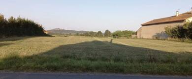 Terrain constructible à vendre 65 000 € 2 240 m² de terrain Montbrison 42600