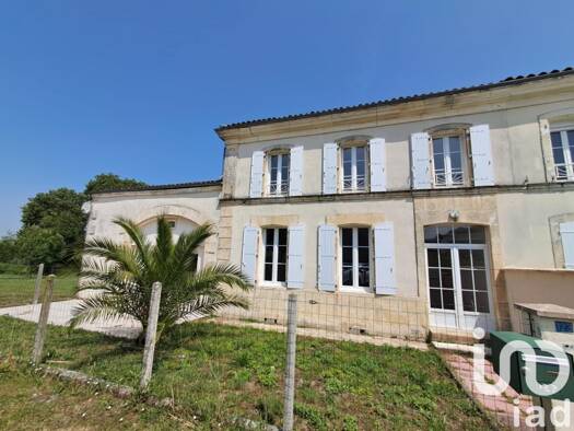 Maison à vendre 232 000 € 4 pièces 3 chambres 148 m² 3 056 m² de terrain Ternant 17400