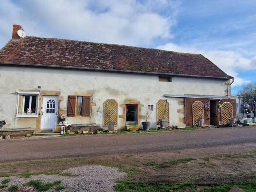 Maison en viager occupé Bouquet 20 000 € 7 pièces 3 chambres 137 m² 200 m² de terrain Grandvaux 71430