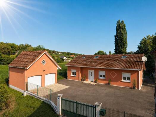 Maison à vendre 280 000 € 7 pièces 3 chambres 154 m² 2 622 m² de terrain Monein 64360