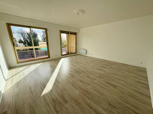 Appartement à louer 1 615 € 3 pièces 2 chambres 78 m² Étage 2/4 Plaisance-Boulevard de Strasbourg Nogent-sur-Marne 94130