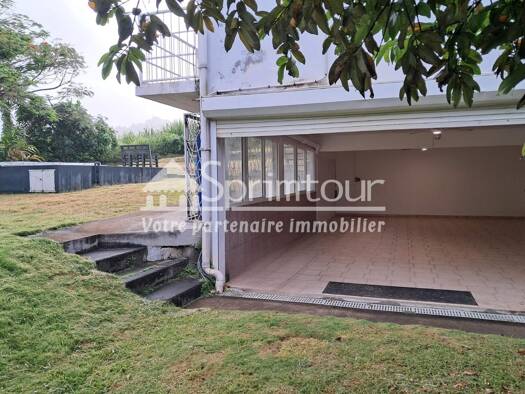 Espace bureau à louer 900 € 60 m² de bureaux Saint-Claude 97120