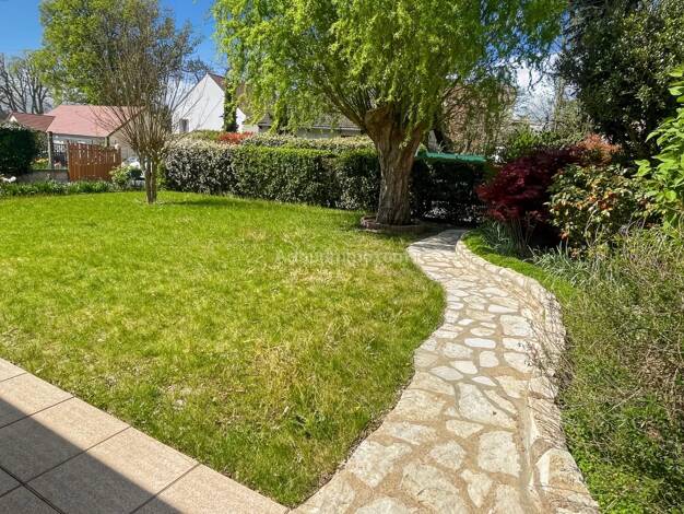 Maison de plain-pied à vendre 305 000 € 4 pièces 3 chambres 91 m² 496 m² de terrain Les Bords de Seine Soisy-sur-Seine 91450