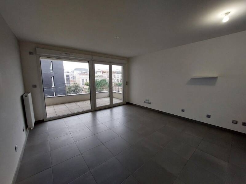 Maison à louer, 43m², LYON 8E